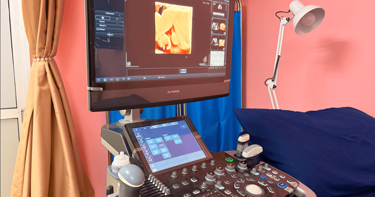 Mesin ultrasound canggih Klinik Raudhah
